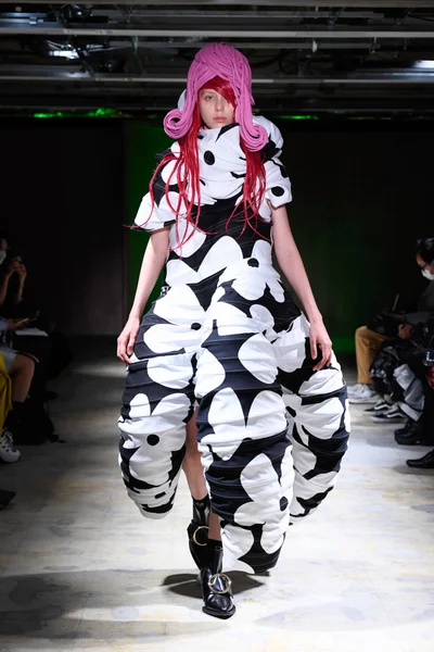 Look 2